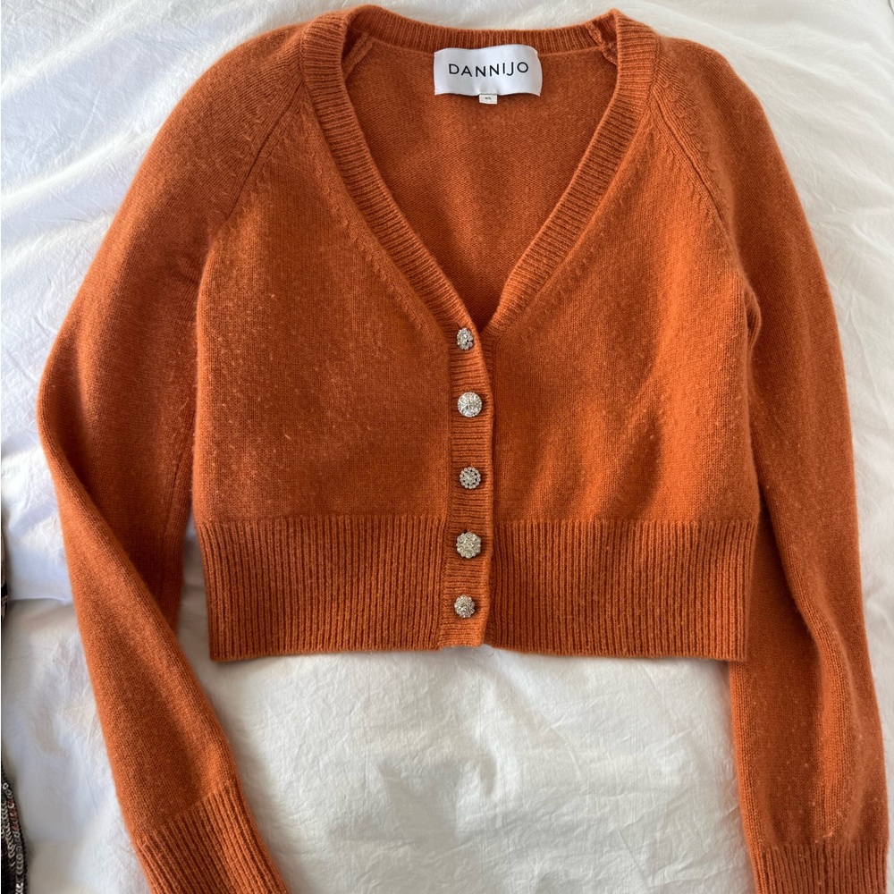 DANNIJO Women's Cropped v-neck cardigan